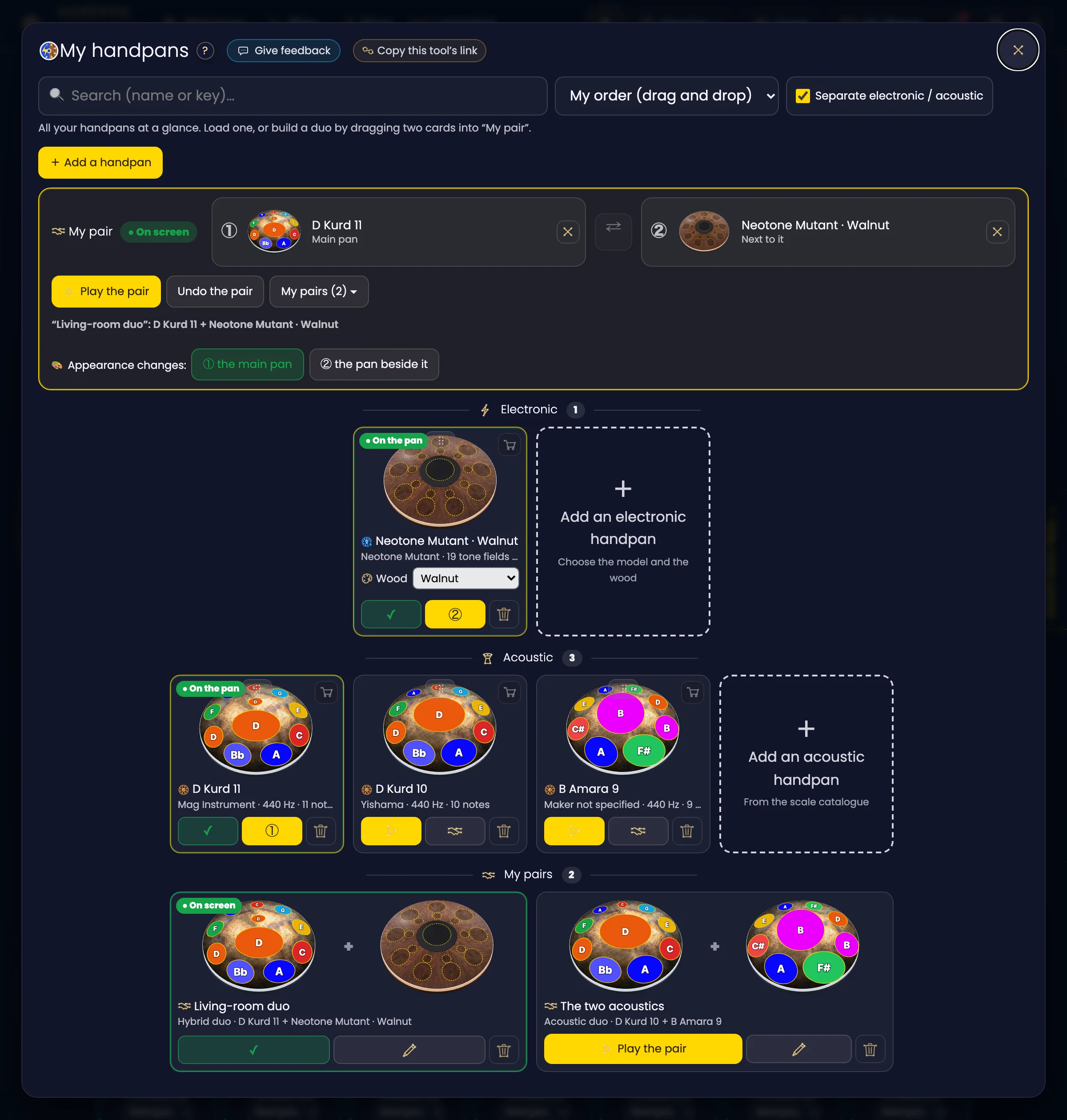 The “My handpans” screen, Starry Night theme. At the top, “My pair”, marked “On screen”: ① D Kurd 11, “Main pan”, and ② Neotone Mutant · Walnut, “Next to it”, with “Play the pair”, “Undo the pair”, “My pairs (2)” and the line ““Living-room duo”: D Kurd 11 + Neotone Mutant · Walnut”. Below, the cards sorted into “Electronic 1” (Neotone Mutant · Walnut) and “Acoustic 3” (D Kurd 11, D Kurd 10, B Amara 9), with the dashed cards to add more. At the bottom, “My pairs 2”: “Living-room duo”, “Hybrid duo · D Kurd 11 + Neotone Mutant · Walnut”, marked “On screen”, and “The two acoustics”, “Acoustic duo · D Kurd 10 + B Amara 9”, with “Play the pair”. Each pair shows its two handpans drawn side by side, a pencil and a bin.