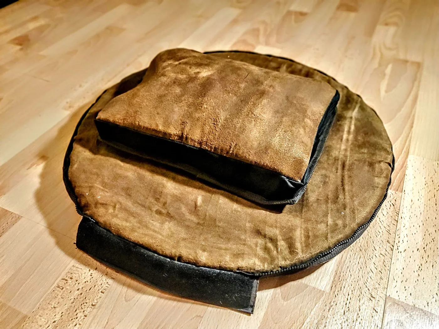 The storage pouch, closed